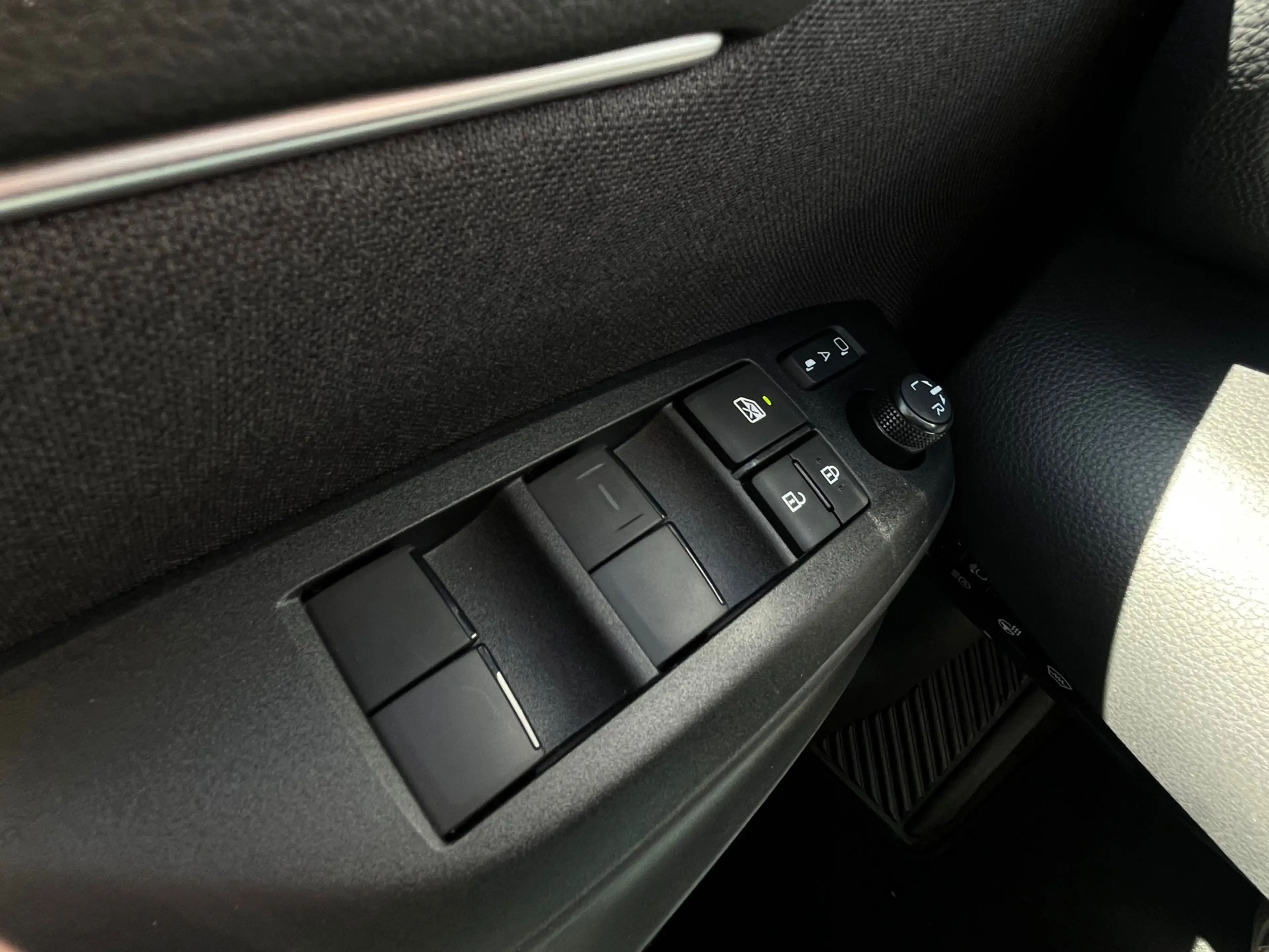 Toyota Yaris Cross 1.5 Hybrid 130 Dynamic | Trekhaak | Adaptive | LED — photo 30