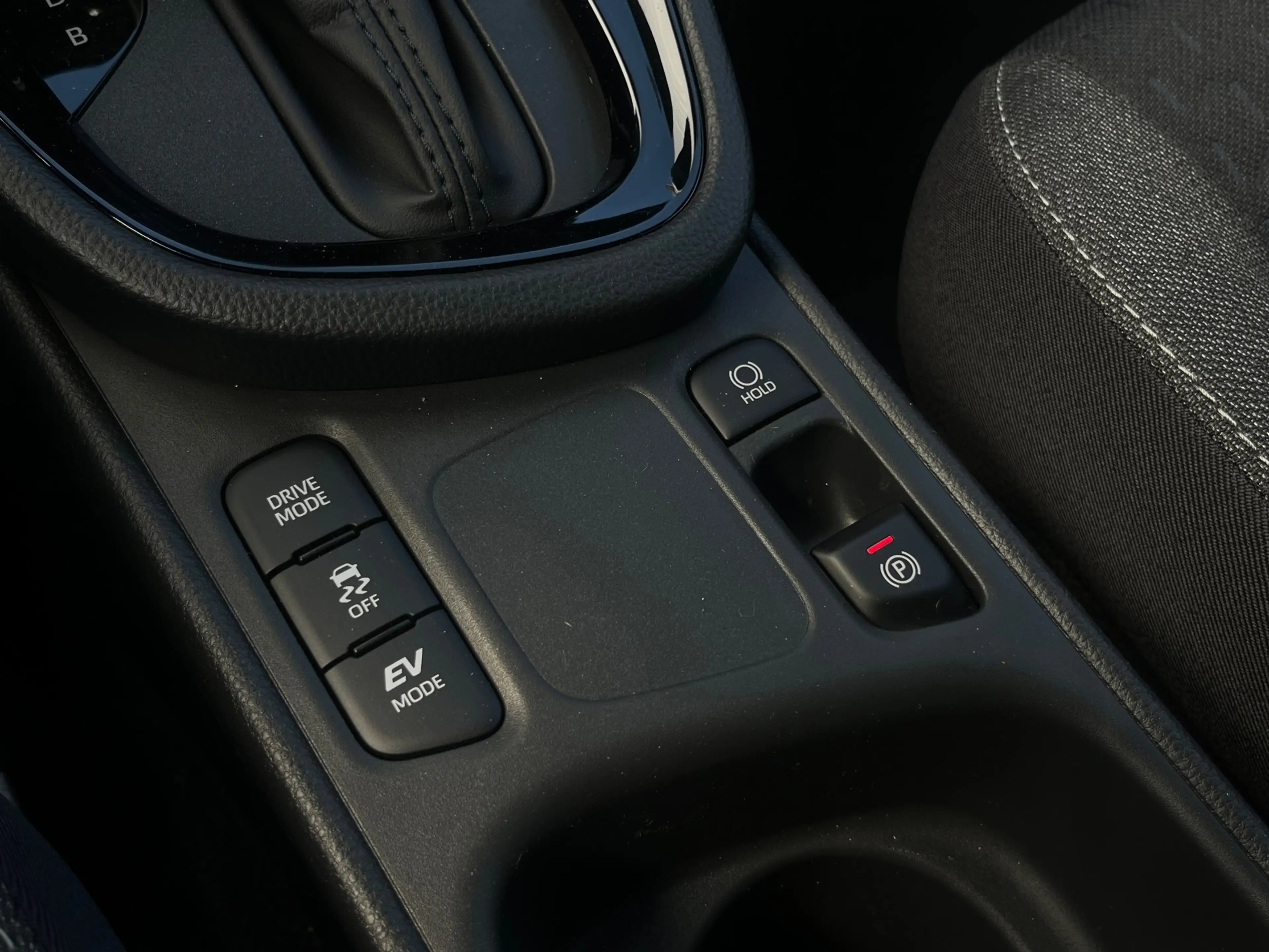 Toyota Yaris Cross 1.5 Hybrid 130 Dynamic | Trekhaak | Adaptive | LED — photo 27