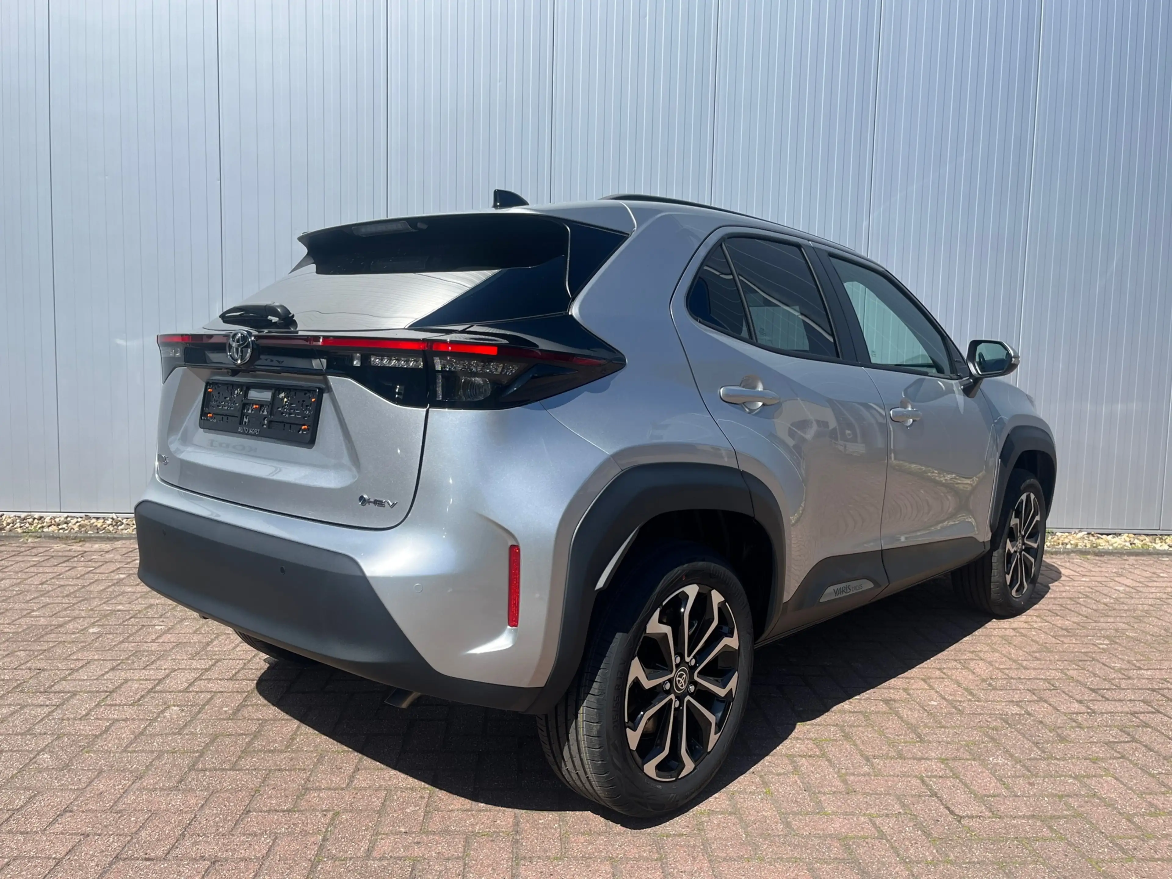 Toyota Yaris Cross 1.5 Hybrid 130 Dynamic | Trekhaak | Adaptive | LED — photo 2