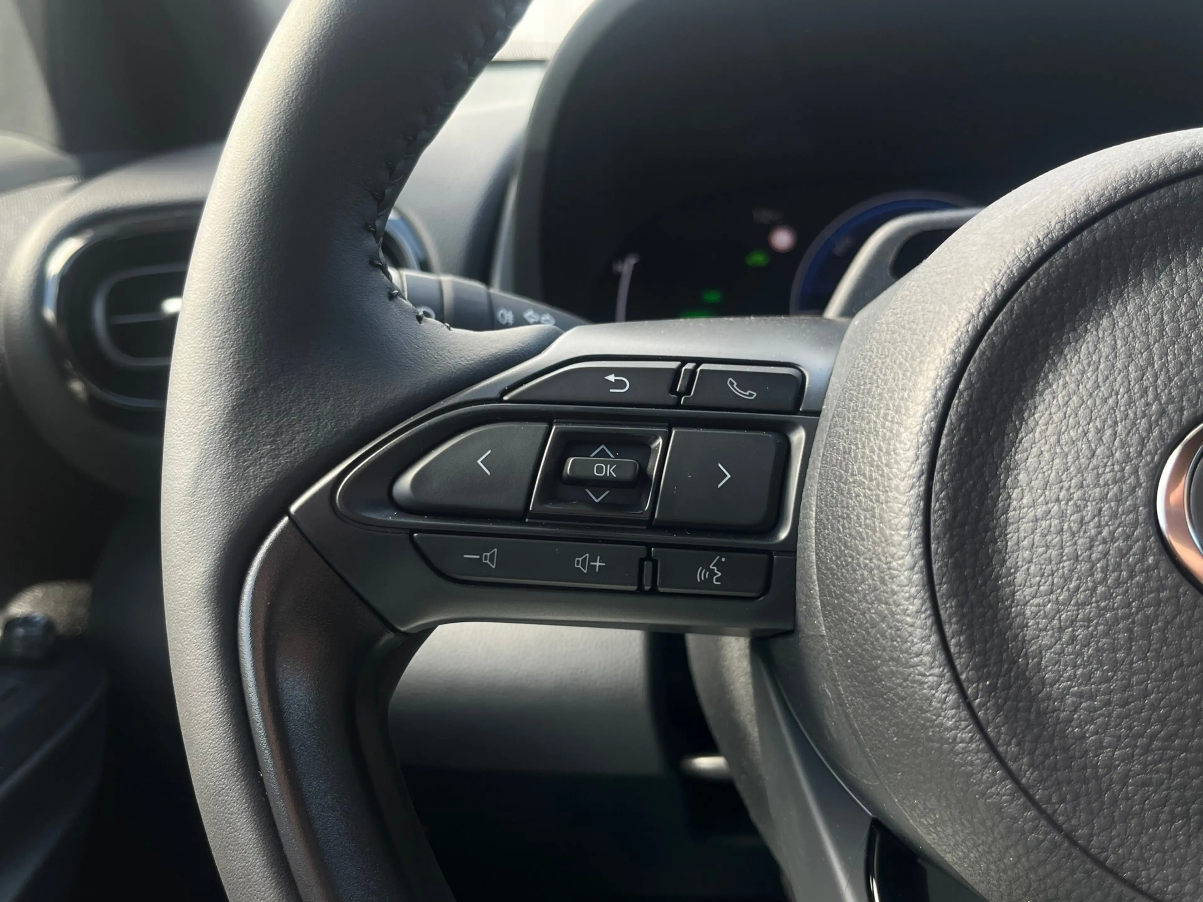 Toyota Yaris Cross 1.5 Hybrid 130 Dynamic | Trekhaak | Adaptive | LED — photo 13