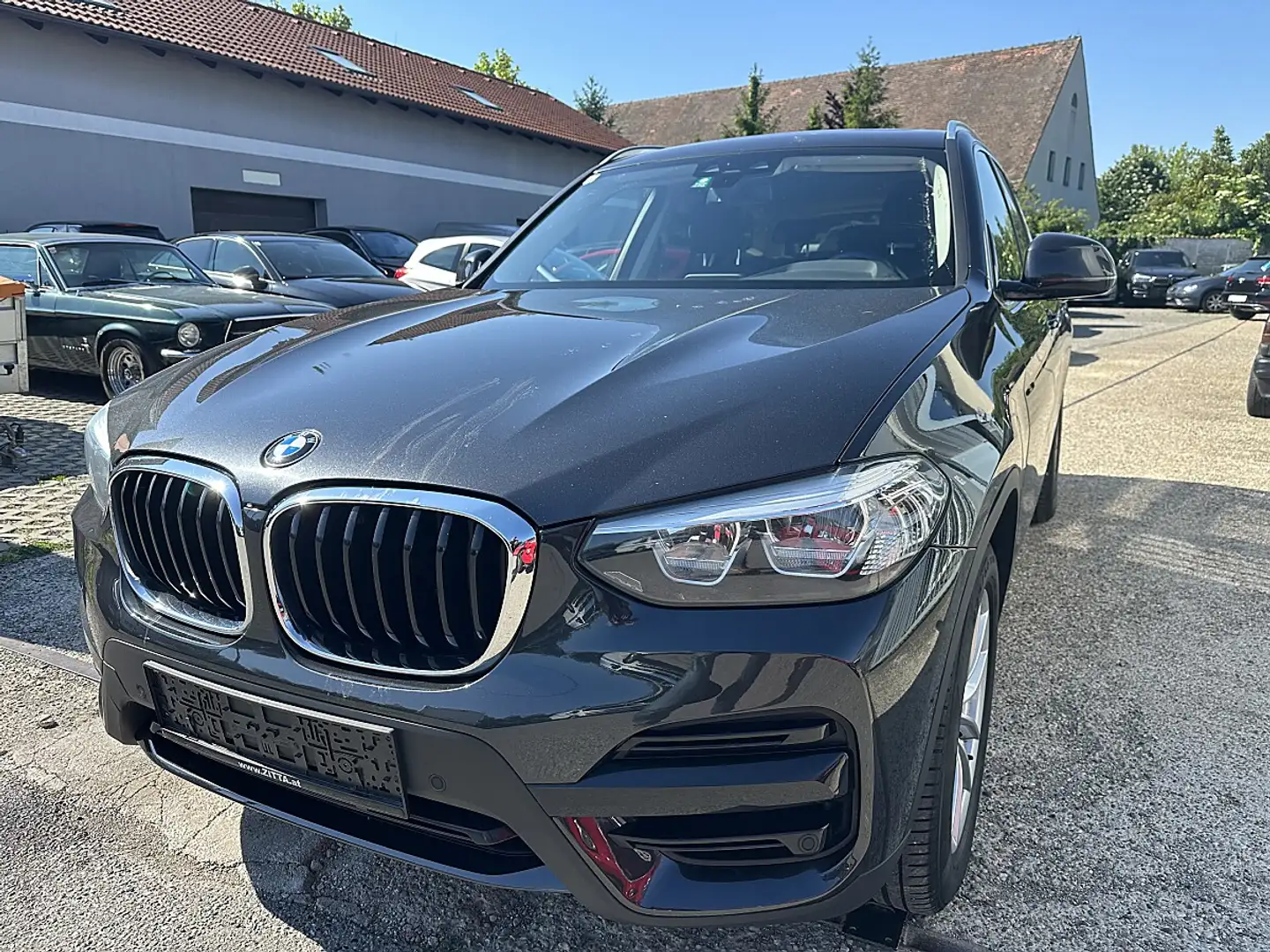 BMW X3 xDrive 20d Advantage Aut. Schwarz - 1