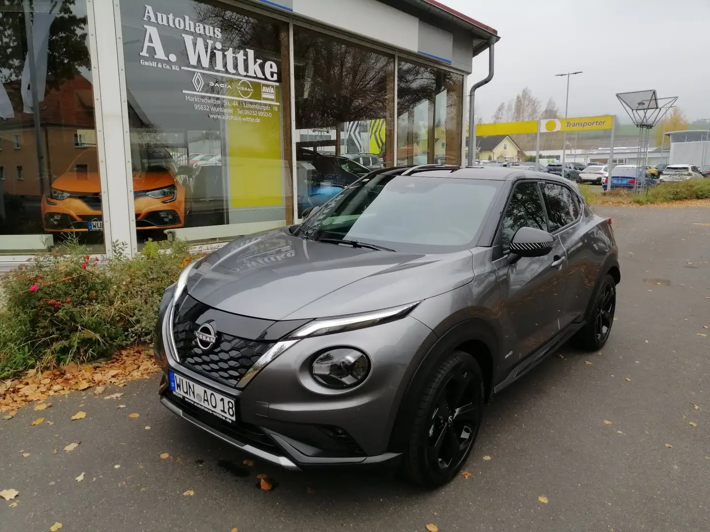 Nissan Juke F16 Hybrid Premiere Edit. 1.6 143PS Zwart - 1