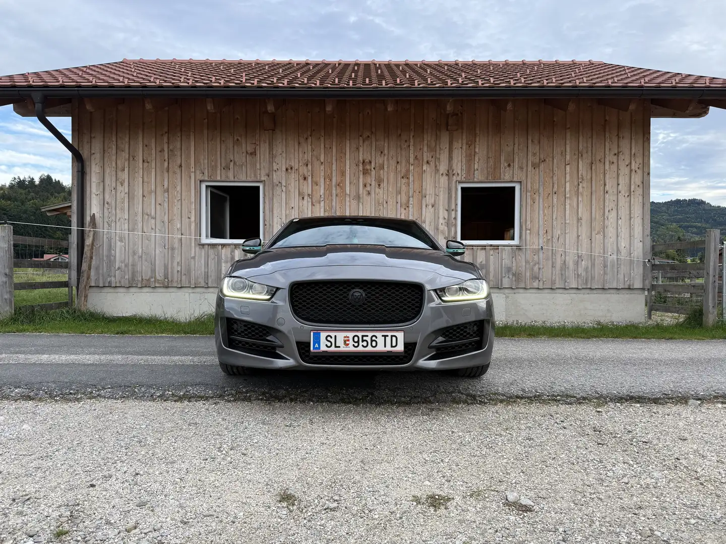 Jaguar XE 20d R-Sport Aut. - 1