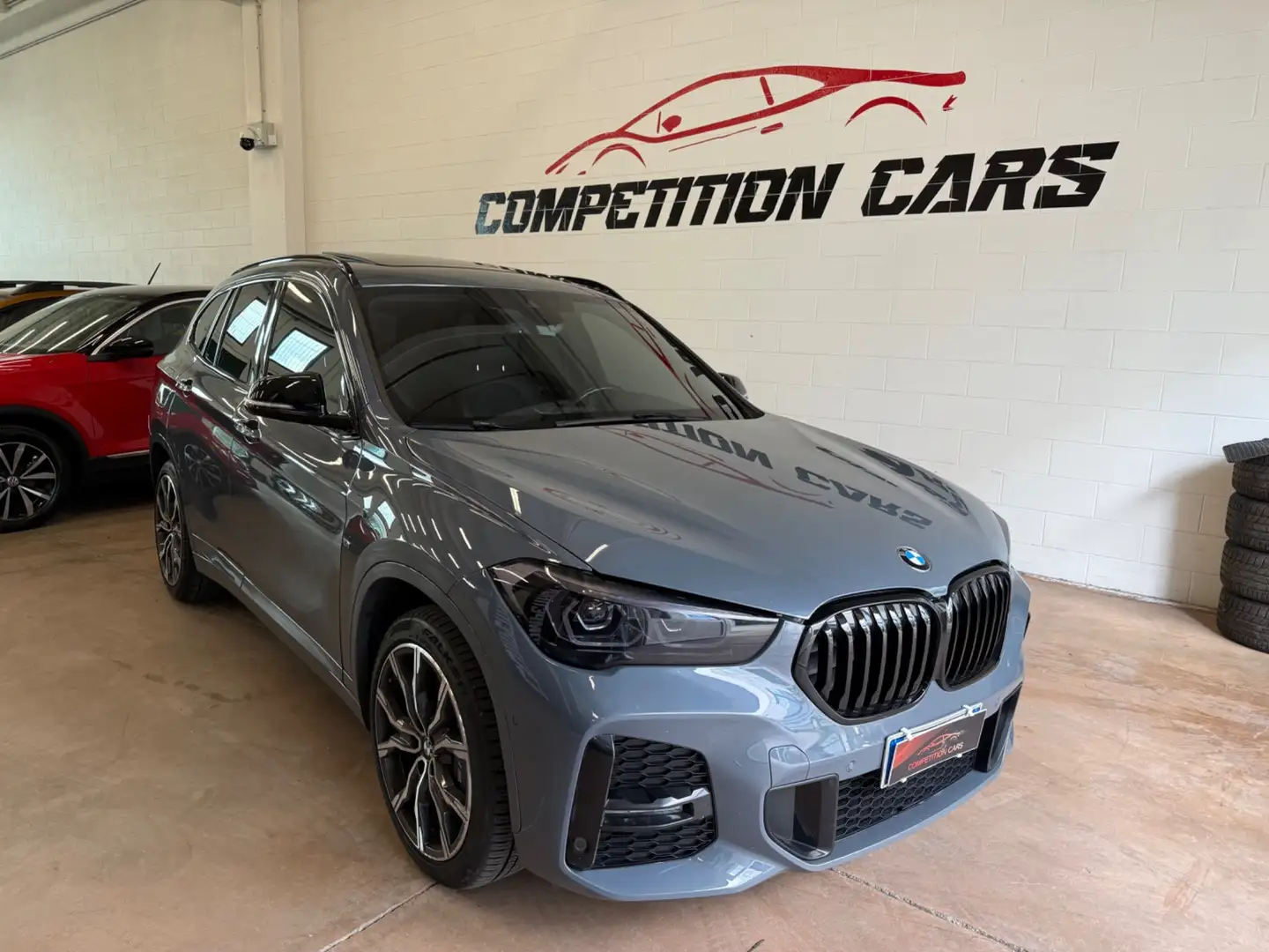BMW X1 X1 sDrive18d Msport Grau - 1