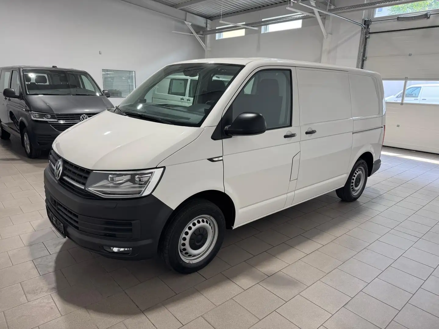 Volkswagen T6 Transporter T6 Kasten,4Motion,kurz,AHK,Standh,2 Schiebet. Weiß - 2