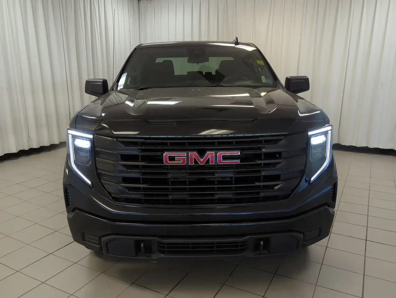 GMC Sierra 1500 photo GMC Sierra 1500
