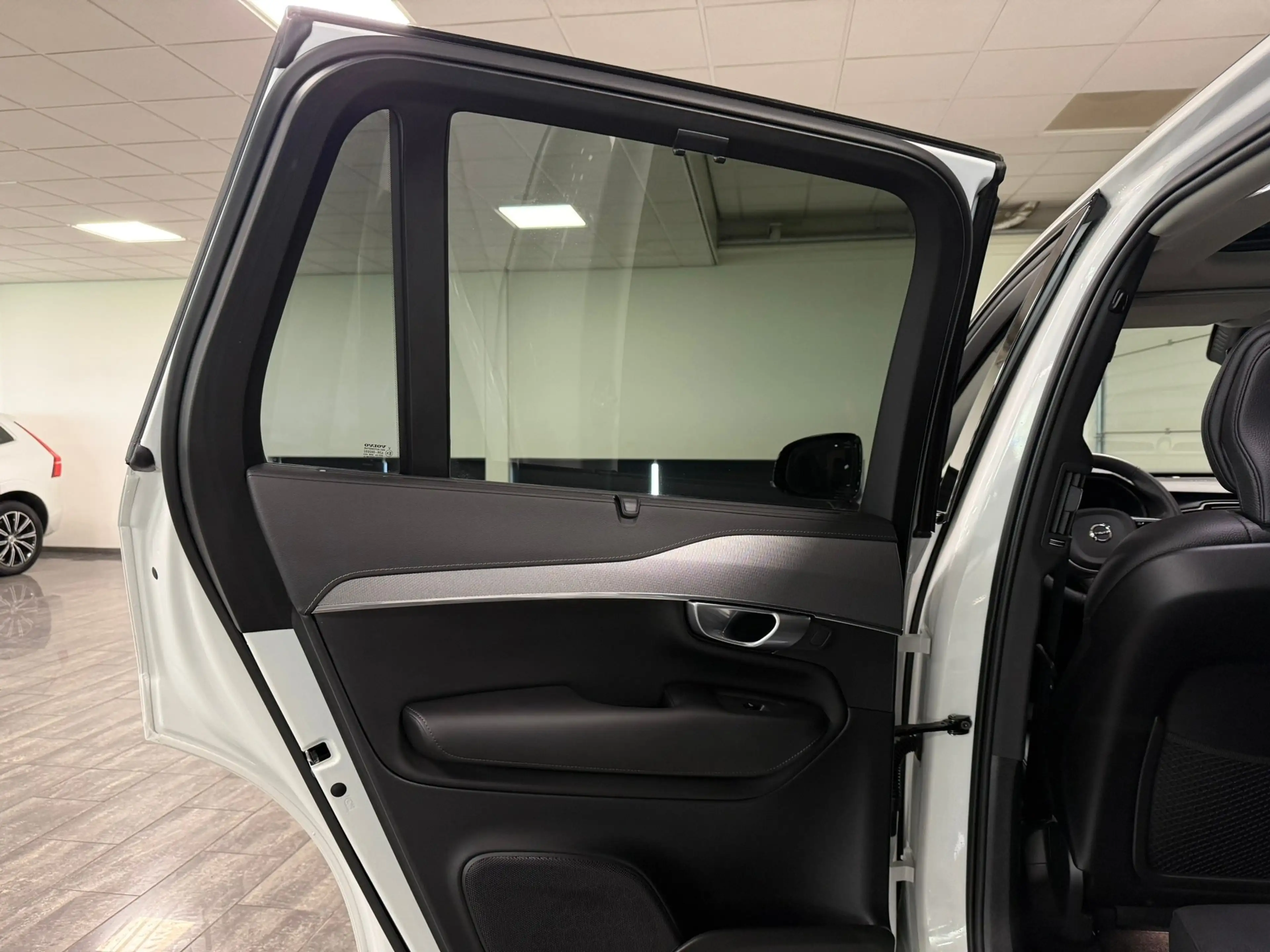 Volvo XC90 T8 AWD Recharge Plus Dark | 360 Camera | Harman Ka — photo 13