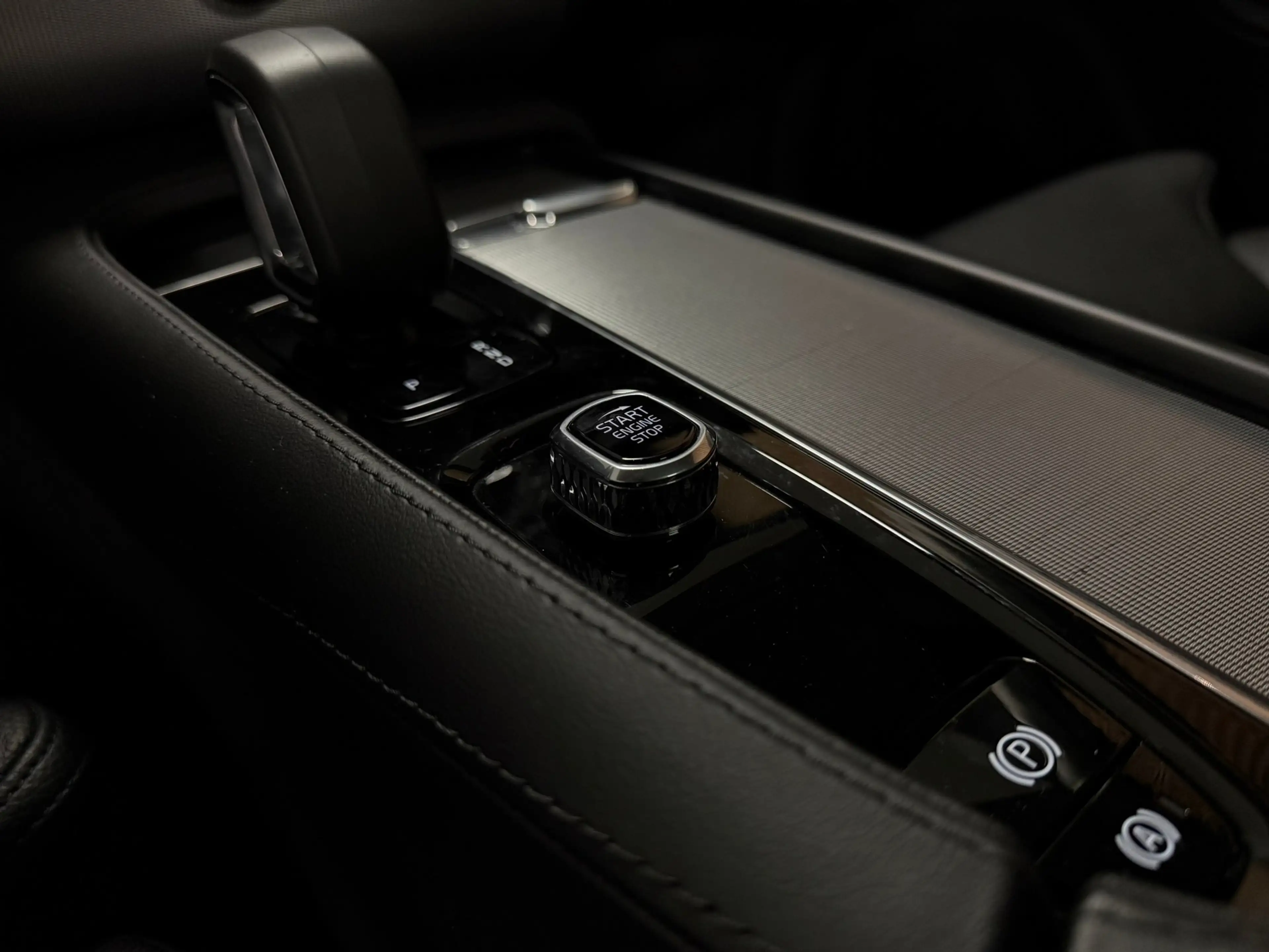 Volvo XC90 T8 AWD Recharge Plus Dark | 360 Camera | Harman Ka — photo 32