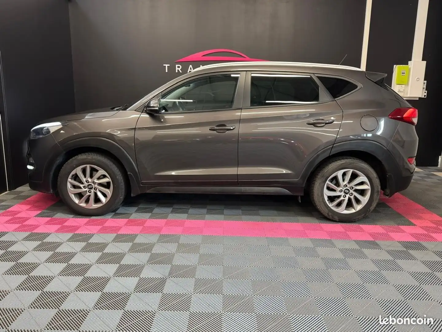Hyundai TUCSON 2.0 CRDi 136ch 2WD Executive RÉVISION À JOUR Grijs - 2