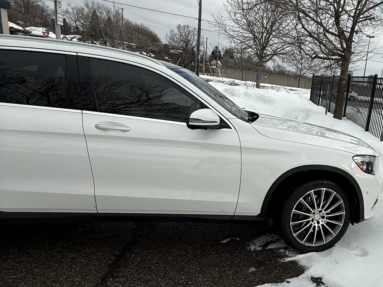 Mercedes-Benz GLC снимка Mercedes-Benz GLC