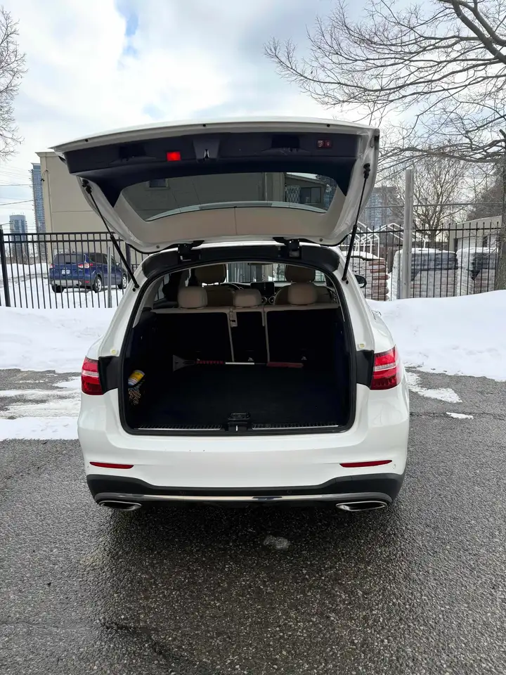 Mercedes-Benz GLC снимка Mercedes-Benz GLC