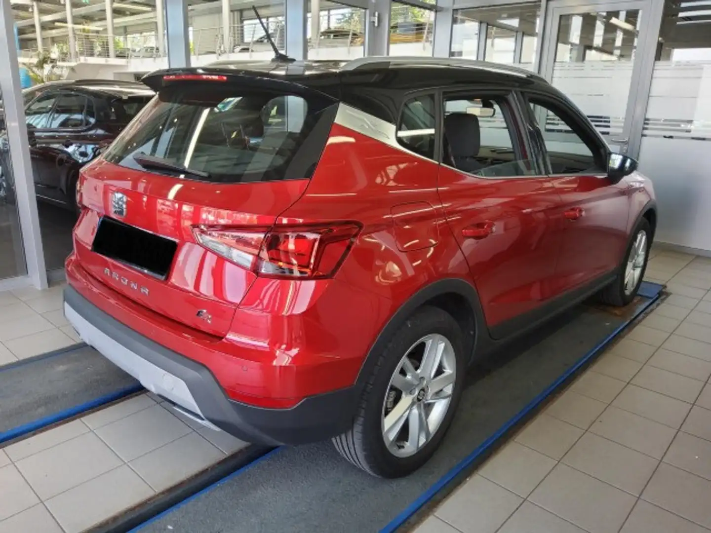 SEAT Arona 1.5 TSI DSG FR Beats ACC/Einparkhi/Multile Rojo - 2