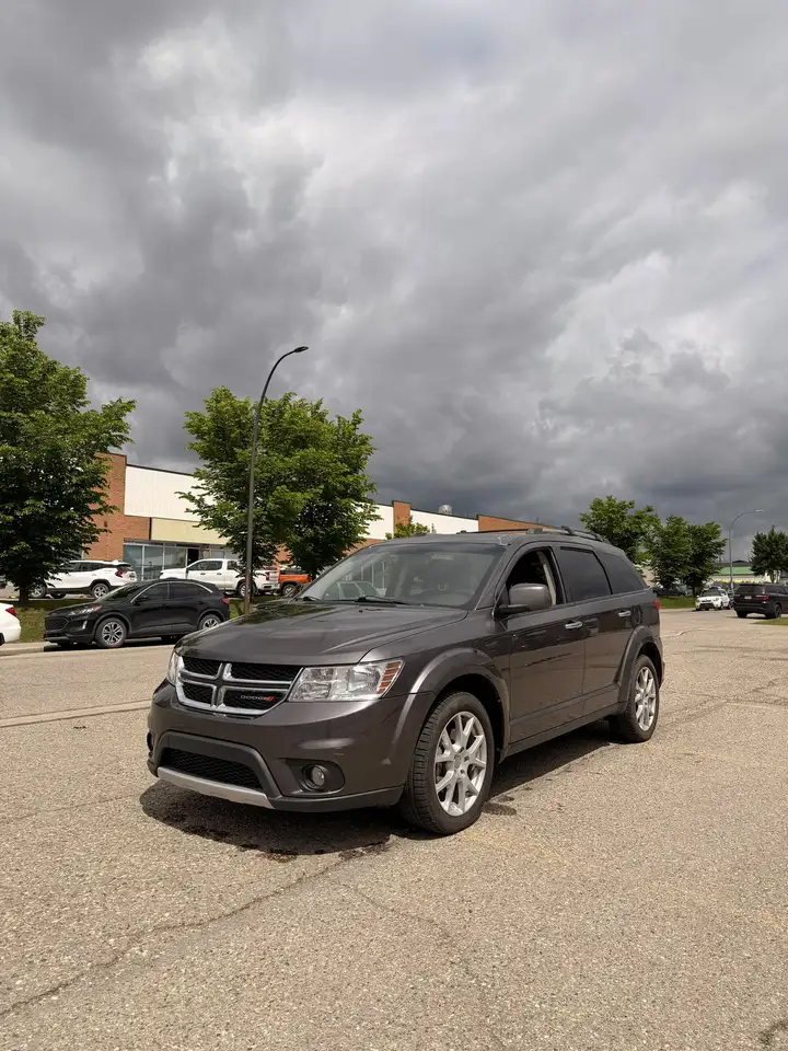 Dodge Journey снимка Dodge Journey