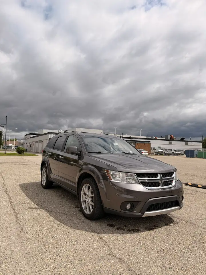 Dodge Journey снимка Dodge Journey