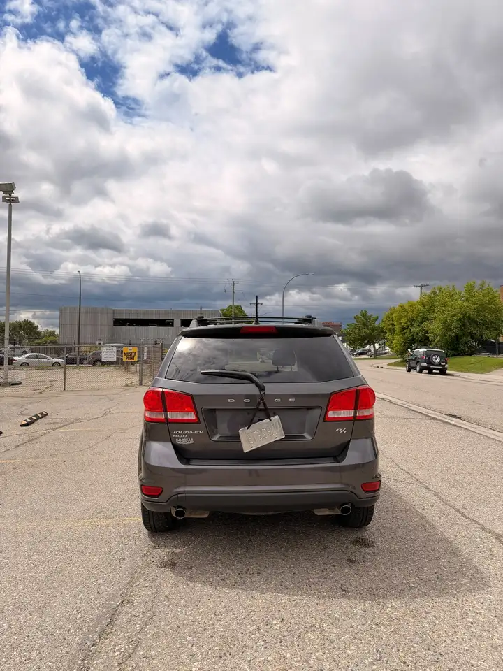 Dodge Journey снимка Dodge Journey