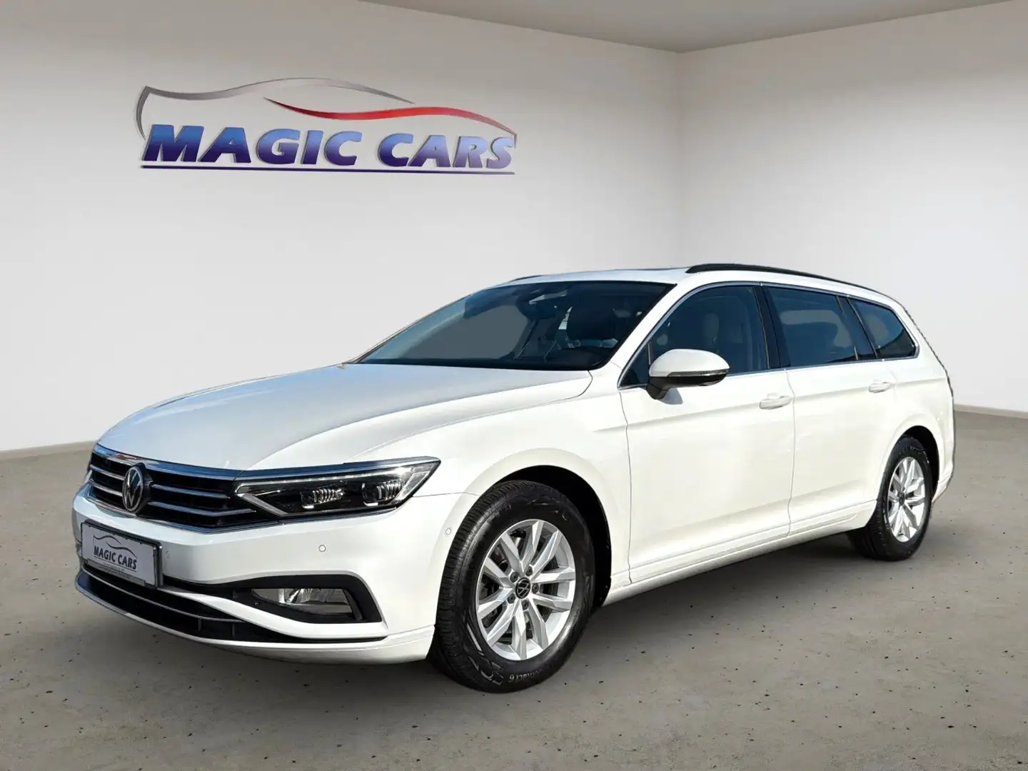 Volkswagen Passat Variant Business*Pano-Dach*AHK*H&K*DAB*IQ Blanc - 1