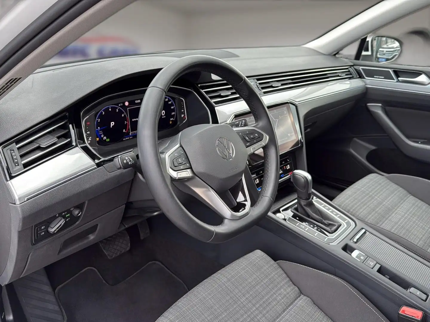 Volkswagen Passat Variant Business*Pano-Dach*AHK*H&K*DAB*IQ Blanc - 2