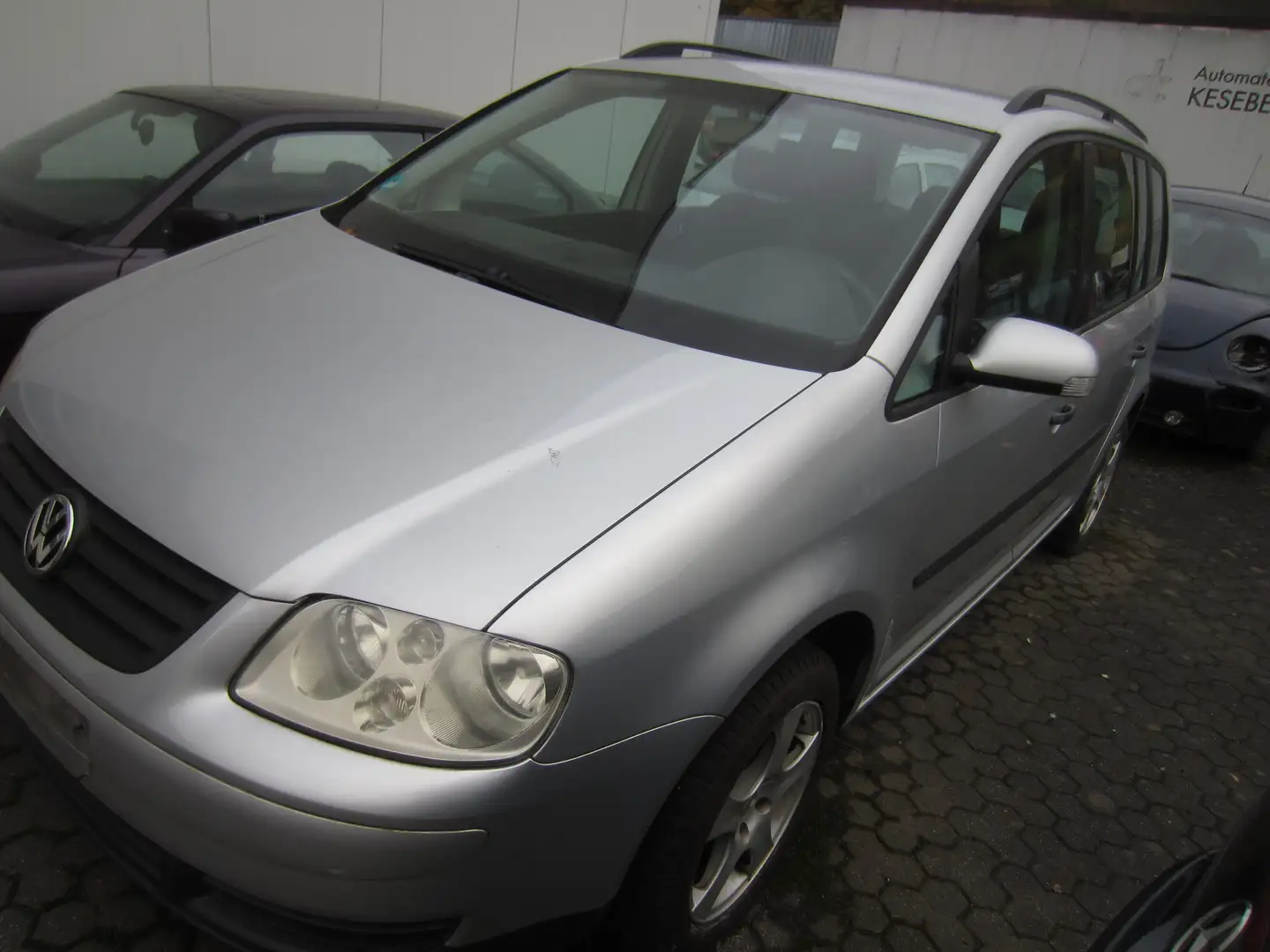 Volkswagen Touran Touran 1.6 Trendline Silber - 1