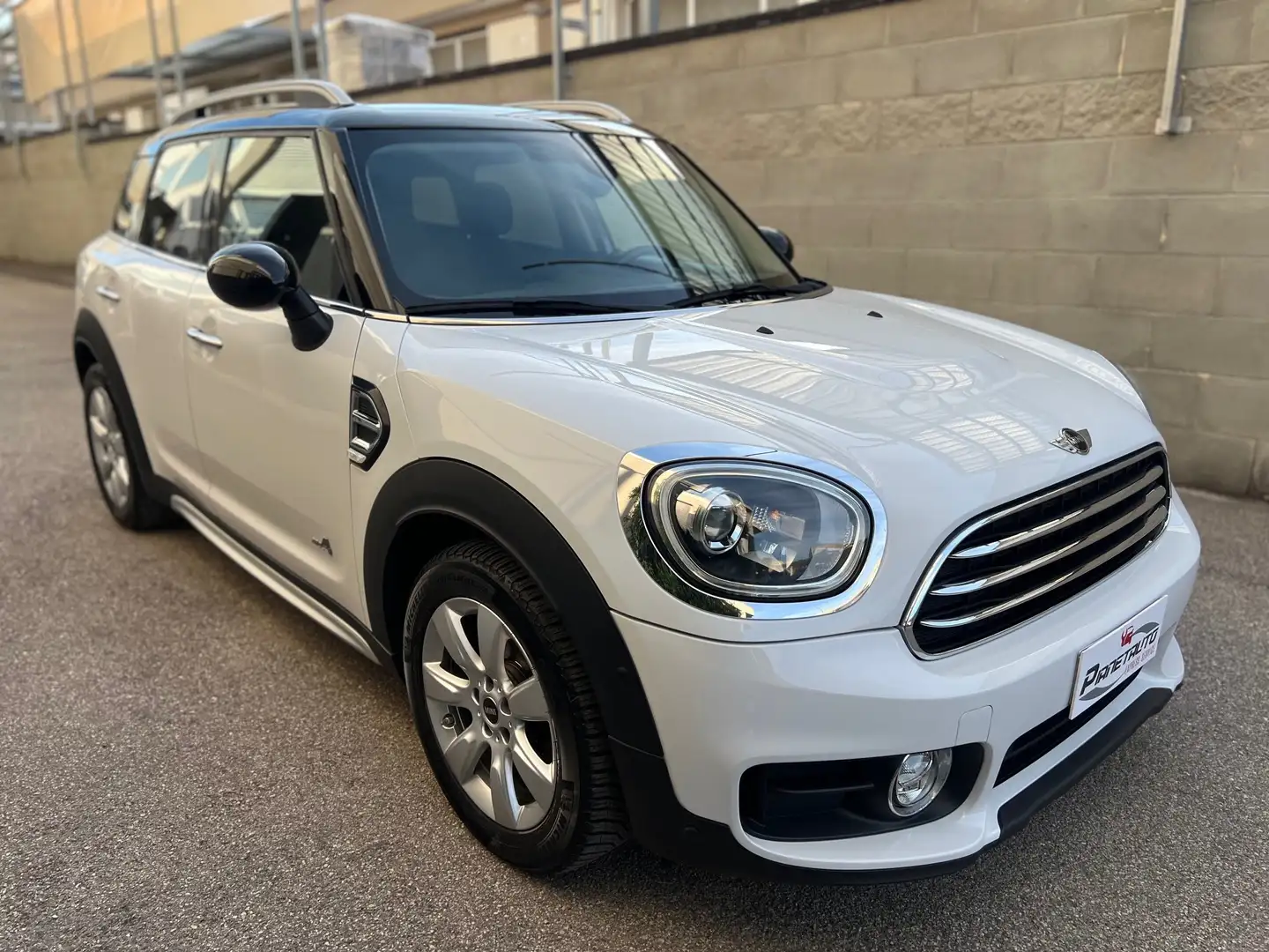MINI Cooper D Countryman 2.0 COOPER D Business all4 auto NAVI/LED/17;/LUCI Blanc - 1