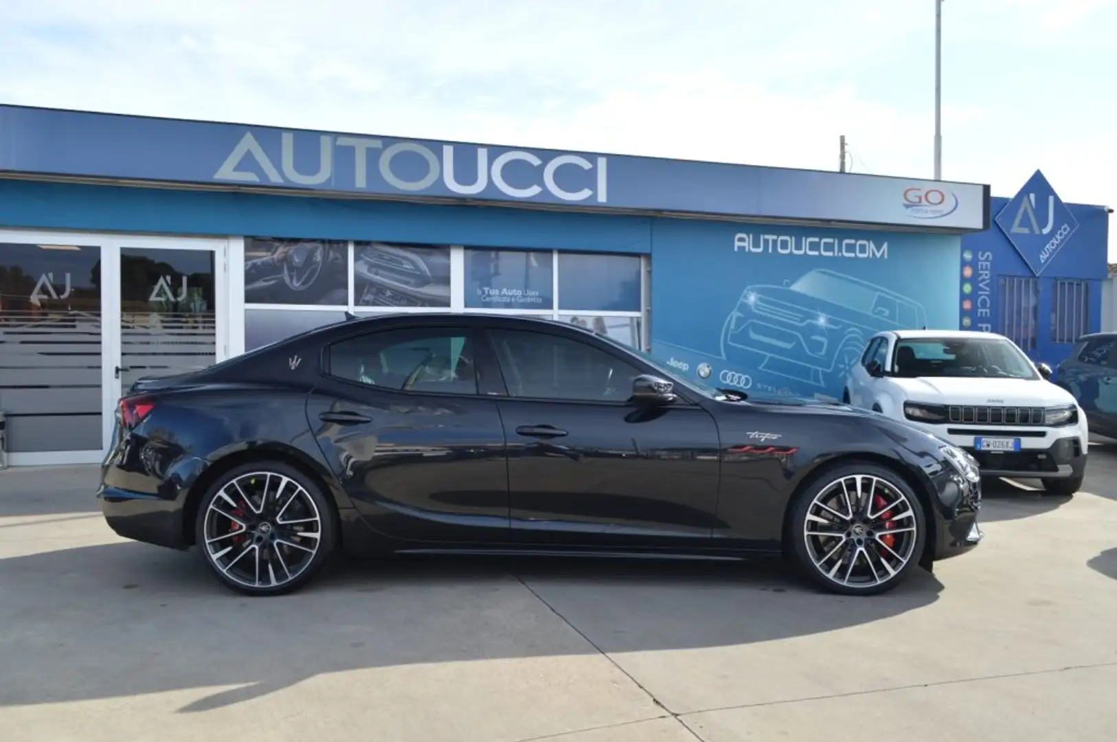 Maserati Ghibli V8 580 CV Trofeo Negro - 2