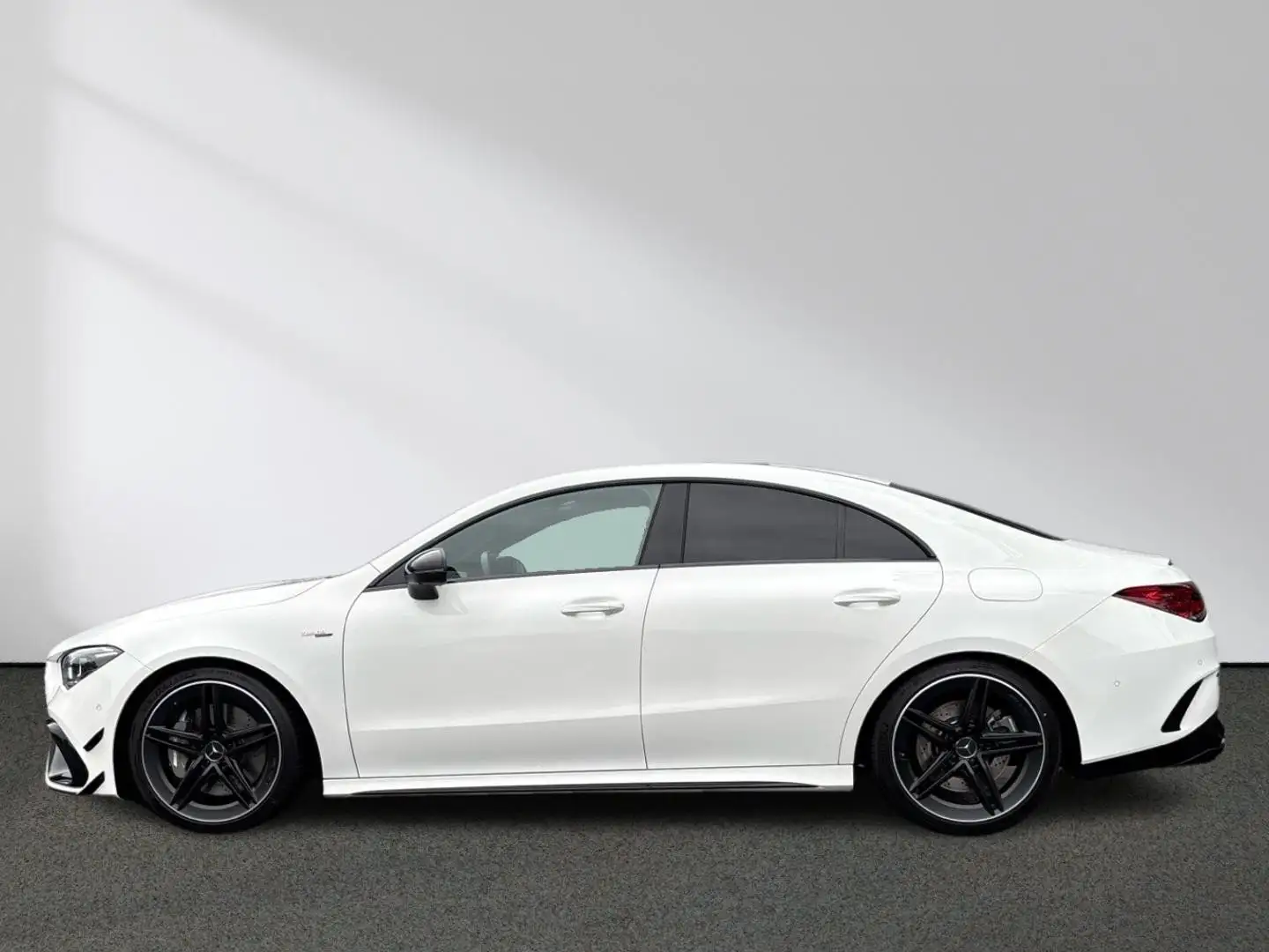Mercedes-Benz CLA 45 AMG 4M+ Coupé Aero-Paket Panorama 360° Wit - 2