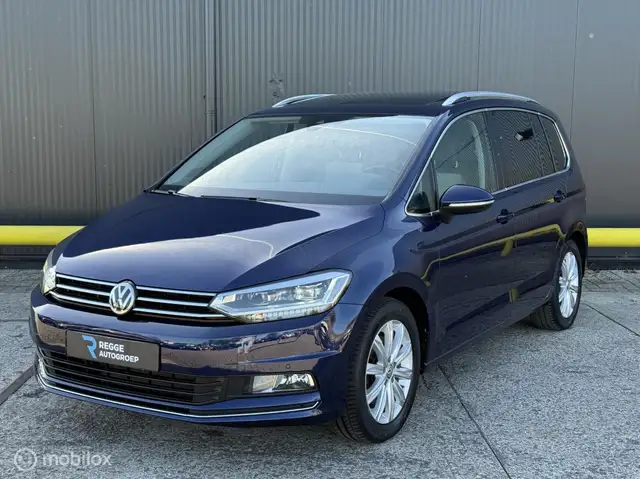 2016 Volkswagen Touran in Blue for sale
