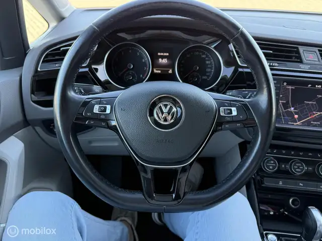 Volkswagen Touran view 12