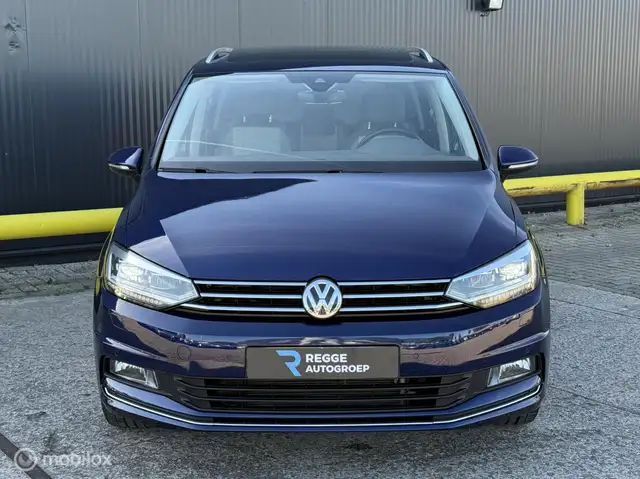 Volkswagen Touran view 5