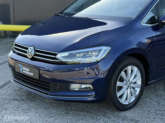 Volkswagen Touran view 6