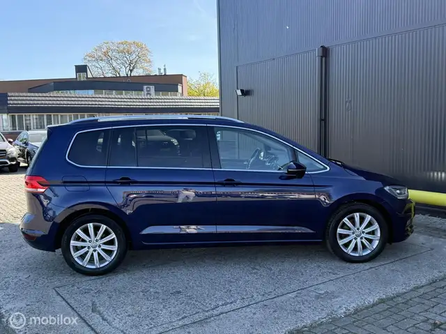 Volkswagen Touran view 9