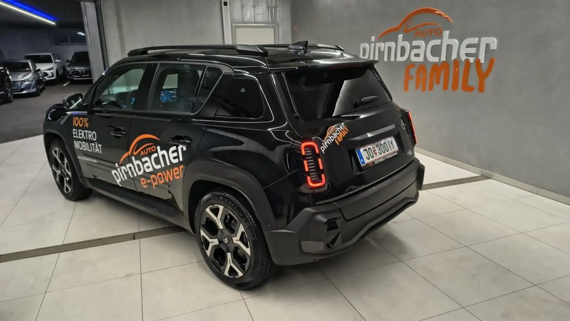 Renault R 5 RENAULT 4 E-TECH ELECTRIC Techno 150 PS comfort range Schwarz - 2