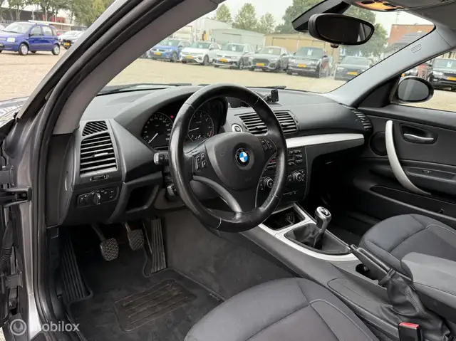 BMW 1 Series view 11