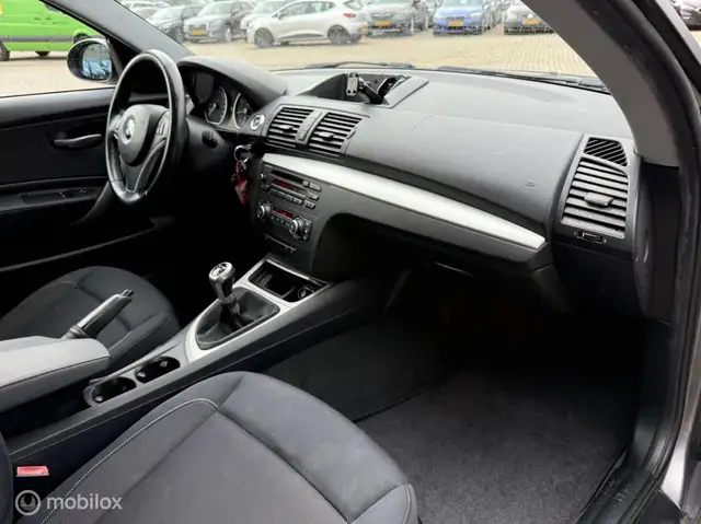BMW 1 Series view 13