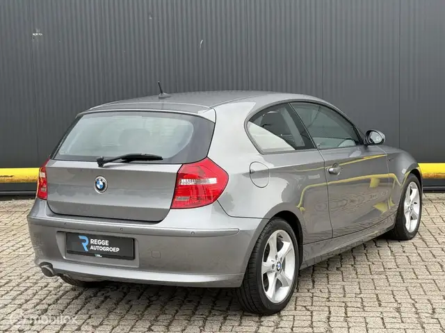 BMW 1 Series view 3