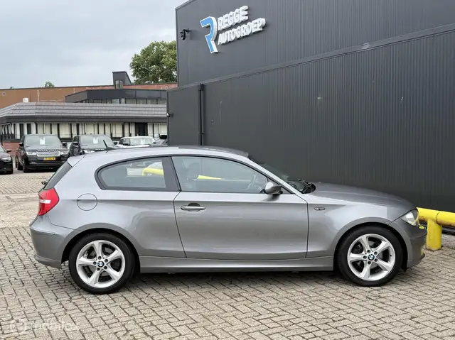 BMW 1 Series view 9