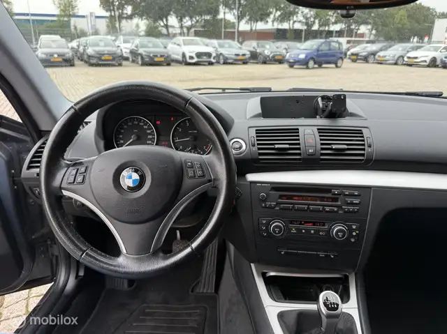 BMW 1 Series view 2