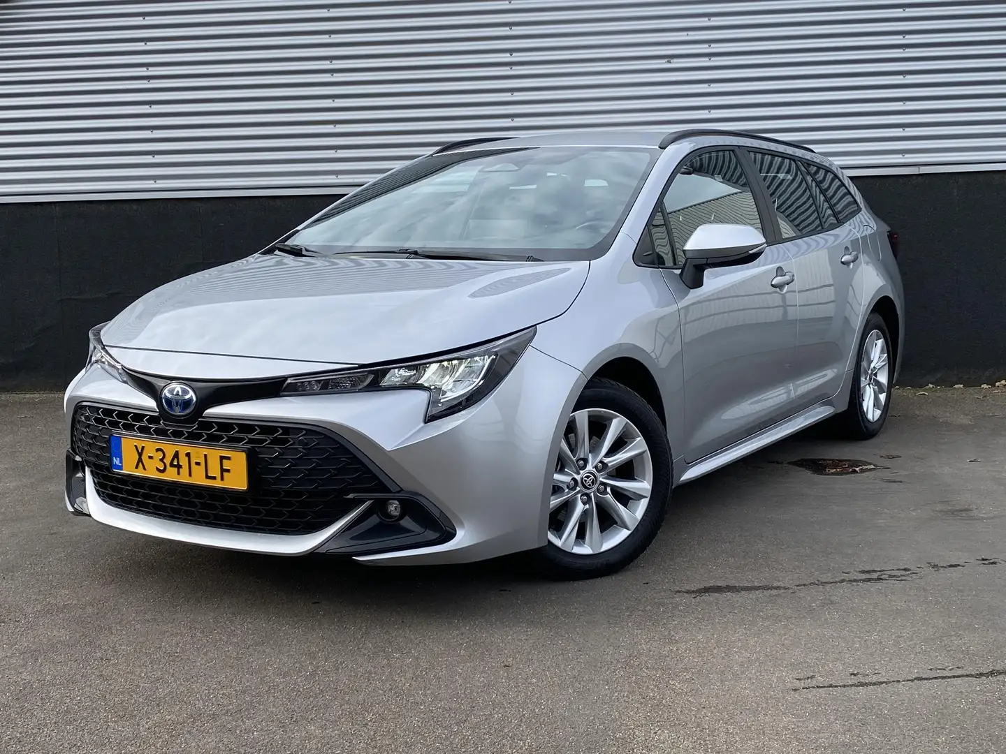 Toyota Corolla Touring Sports Hybrid 140 Active Adaptieve cruise Grijs - 2