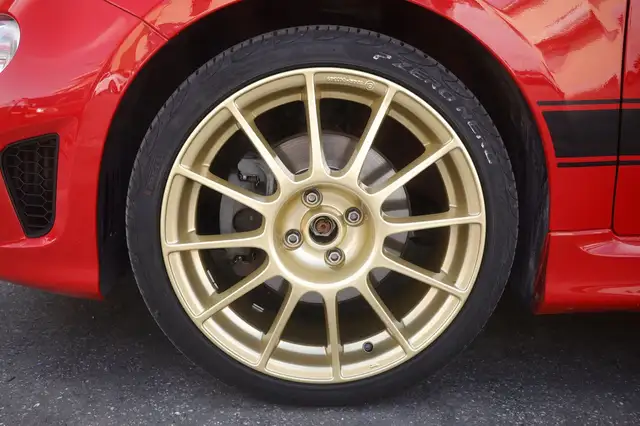 Abarth 595 view 5