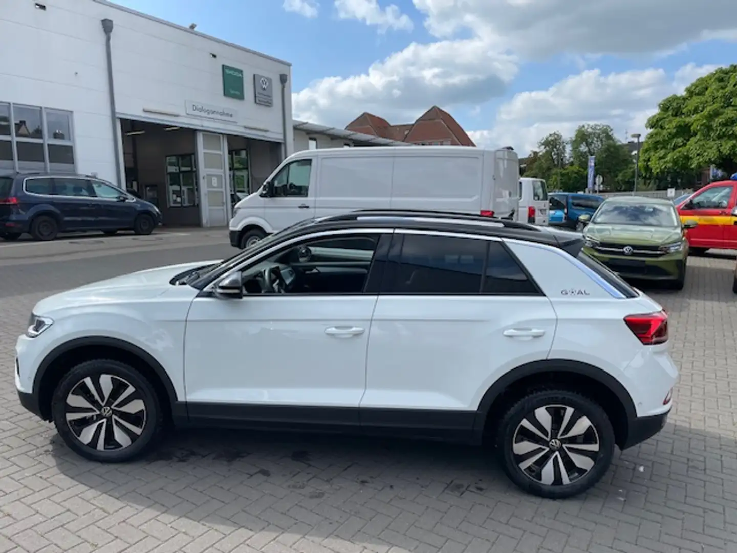 Volkswagen T-Roc 1.0TSi Goal AHK R-Kamera ACC SideAssist 17Zoll Weiß - 2