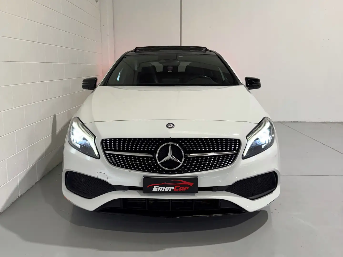 Mercedes-Benz A 180 A 180 d Premium Amg FULL OPTIONAL TETTO PANORAMICO Bianco - 2