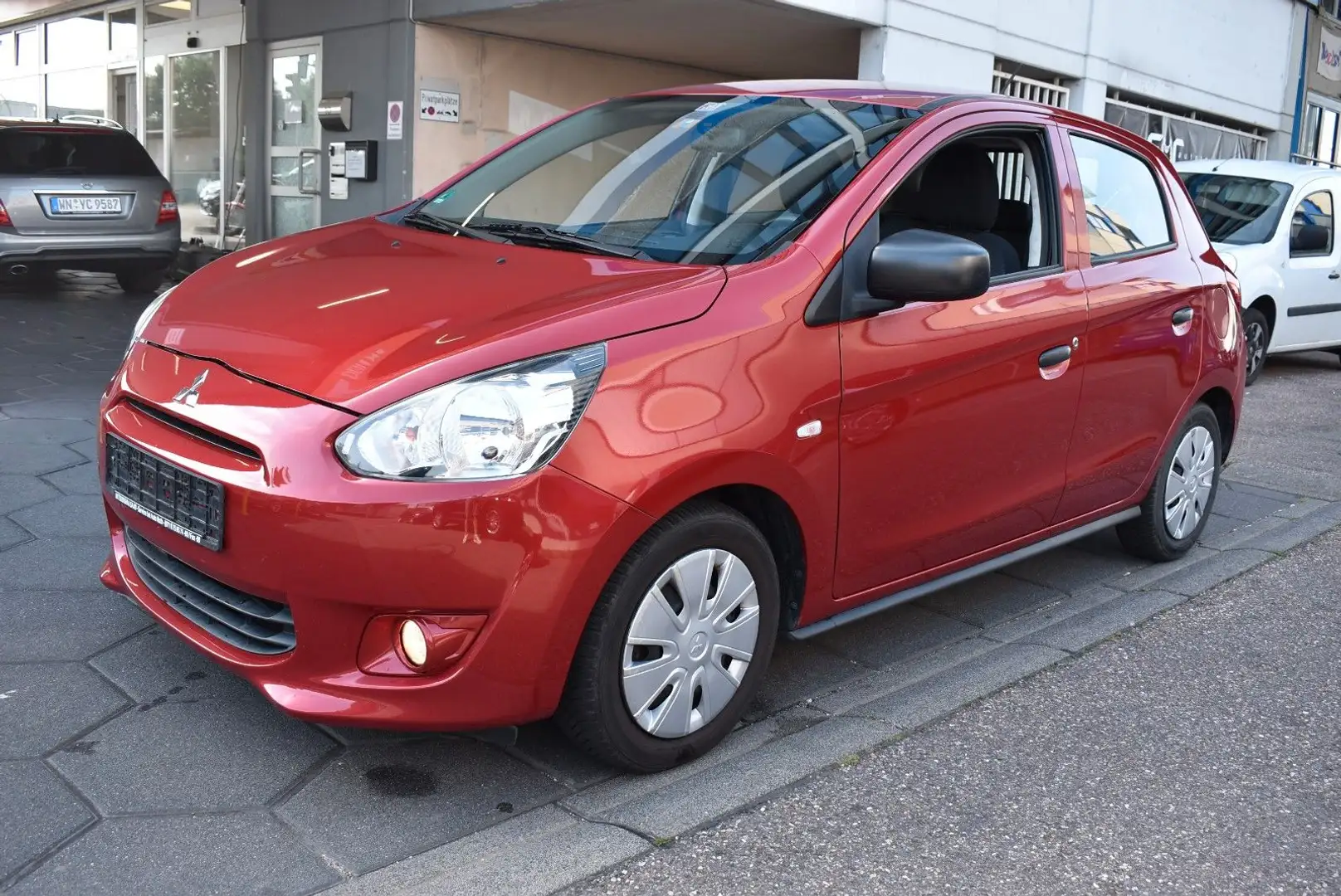Mitsubishi Space Star Diamant Edition Klima*1te Hand Rouge - 1