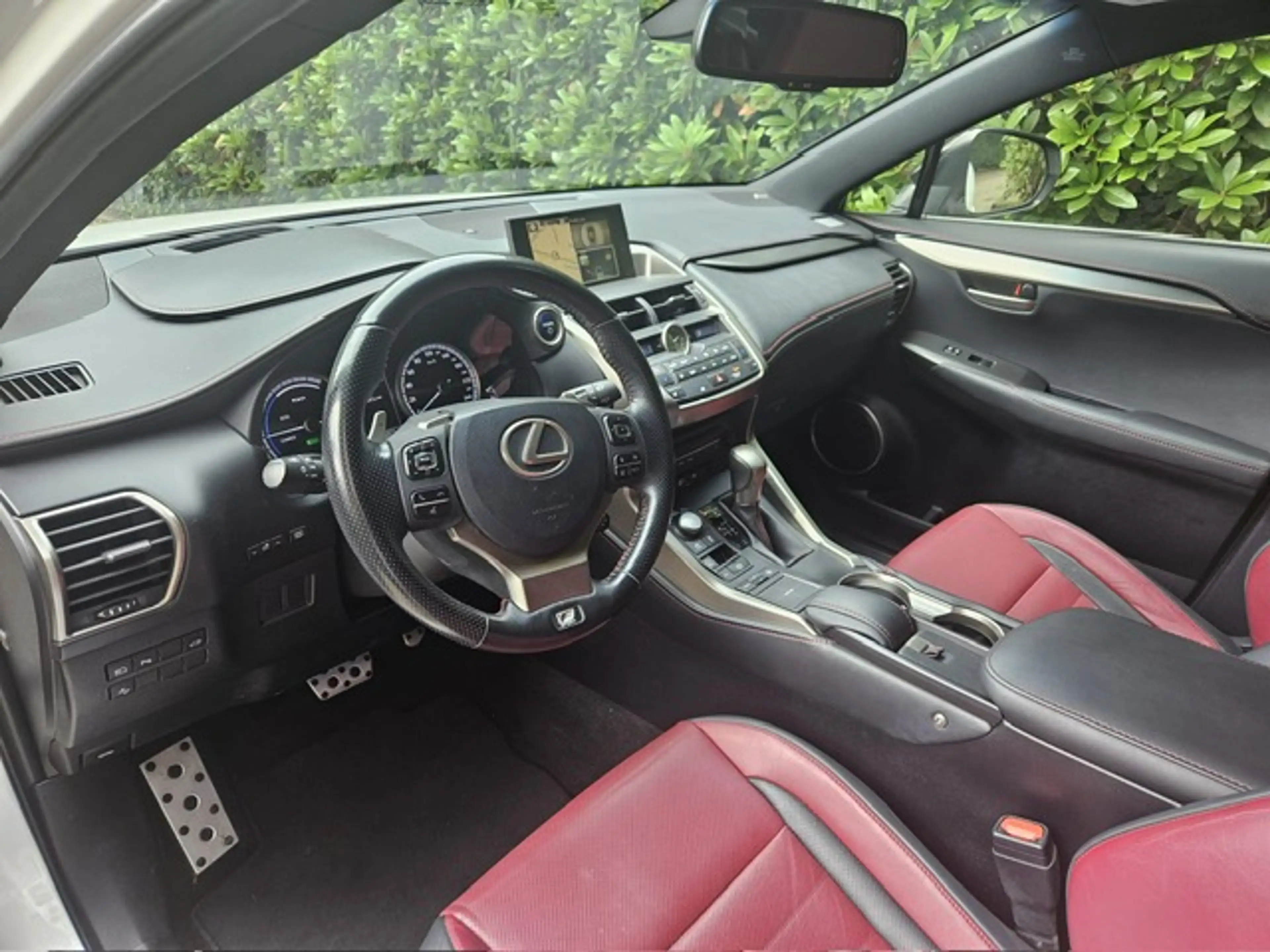 Lexus NX 300h AWD F Sport Line Panorama dak/ Headup display/Mark — photo 9