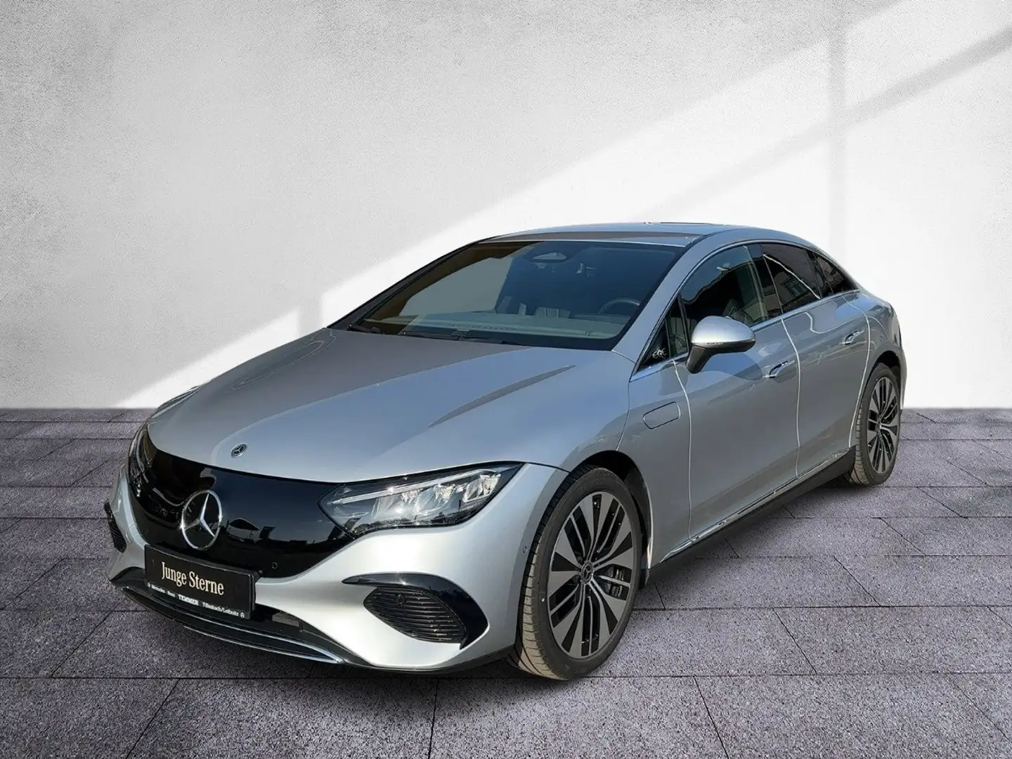 Mercedes-Benz EQE 300 Electric Art-Line SITZKLIMA LRHZG Distr Silber - 2