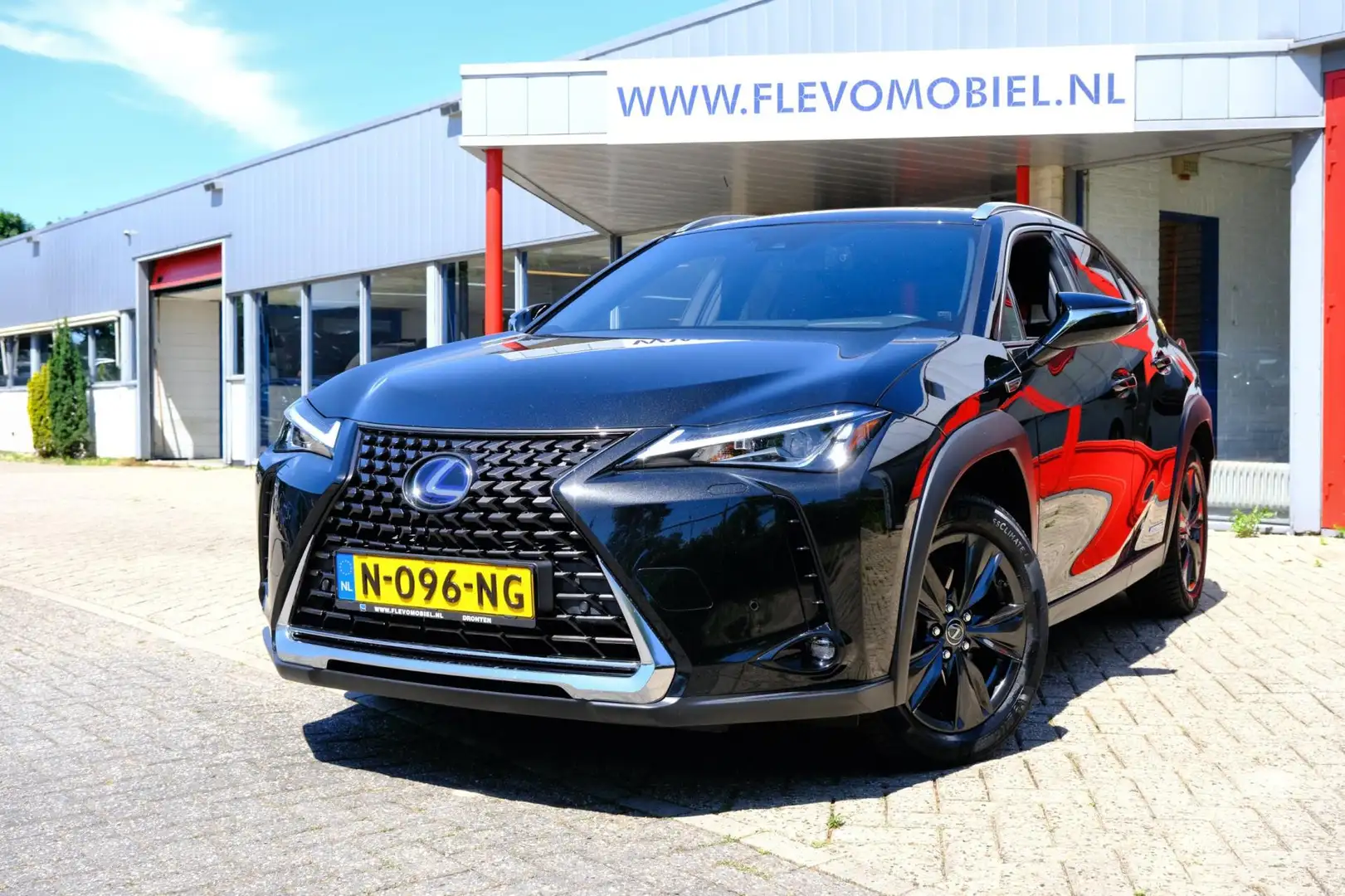 Lexus UX 250h Business Line Clima|PDC|LMV|Alcantara Zwart - 1
