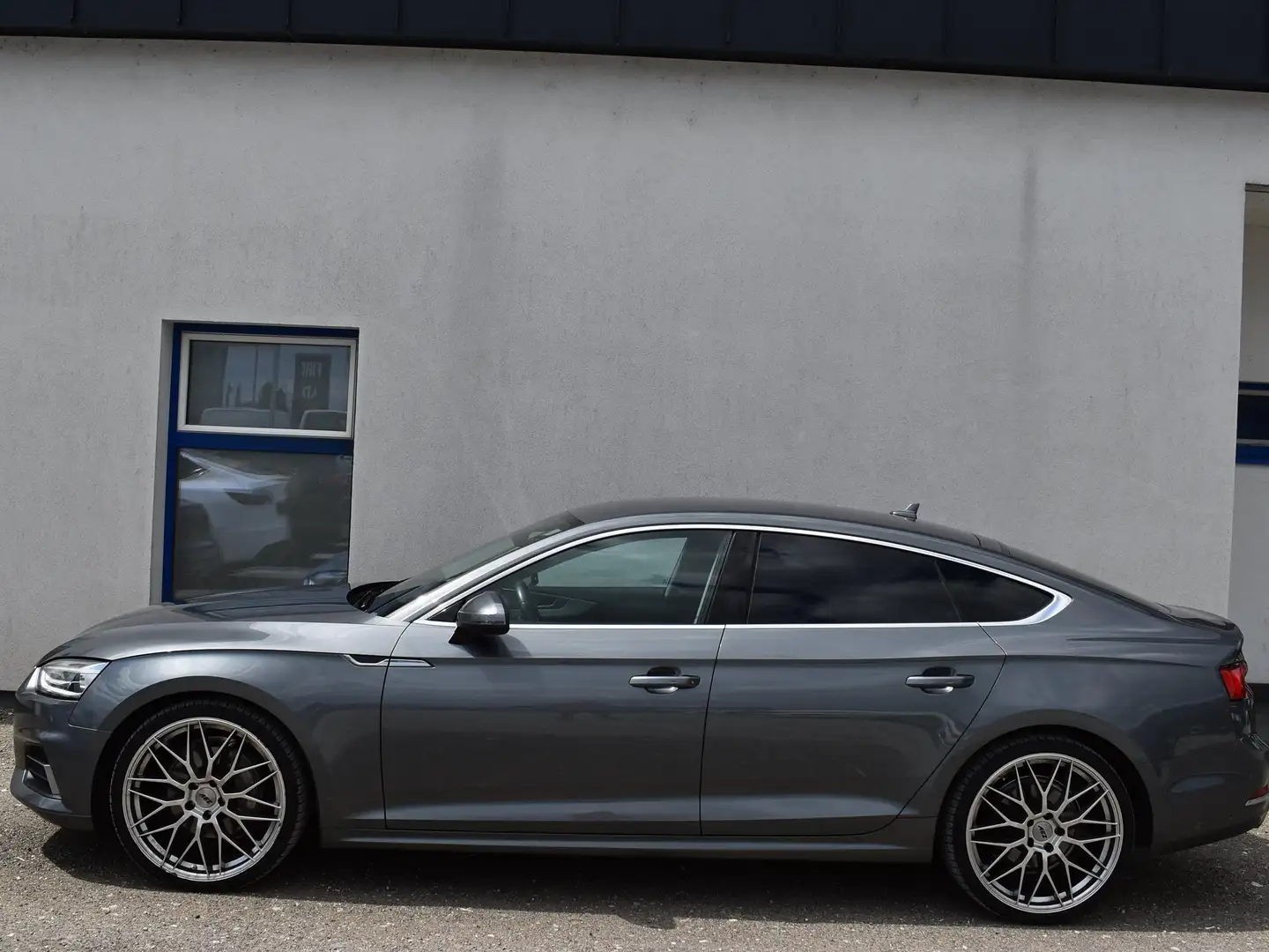 Audi A5 sport Grau - 2