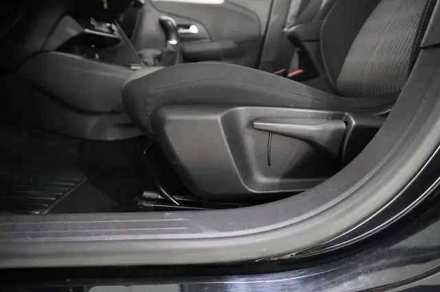 Opel Corsa view 12