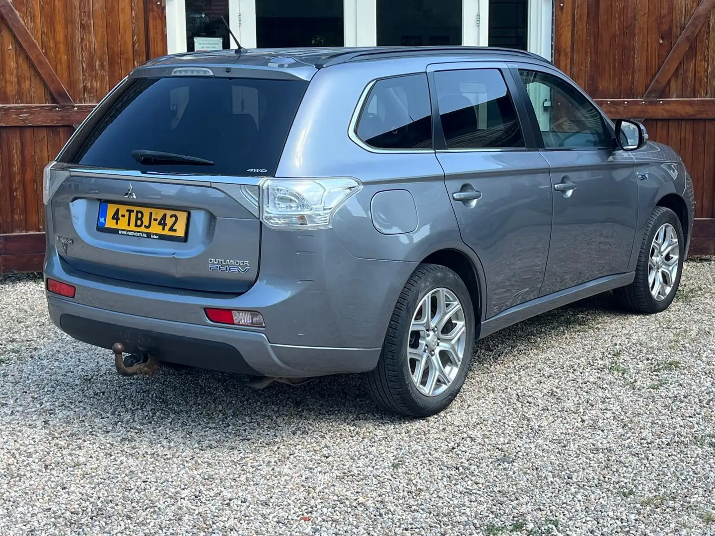 Mitsubishi Outlander 2.0 PHEV Instyle Grijs - 2