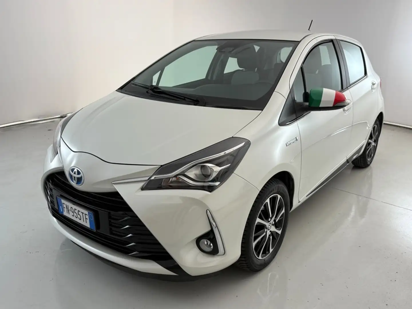 Toyota Yaris 5 Porte 1.5 VVT-i Hybrid Active Bianco - 1