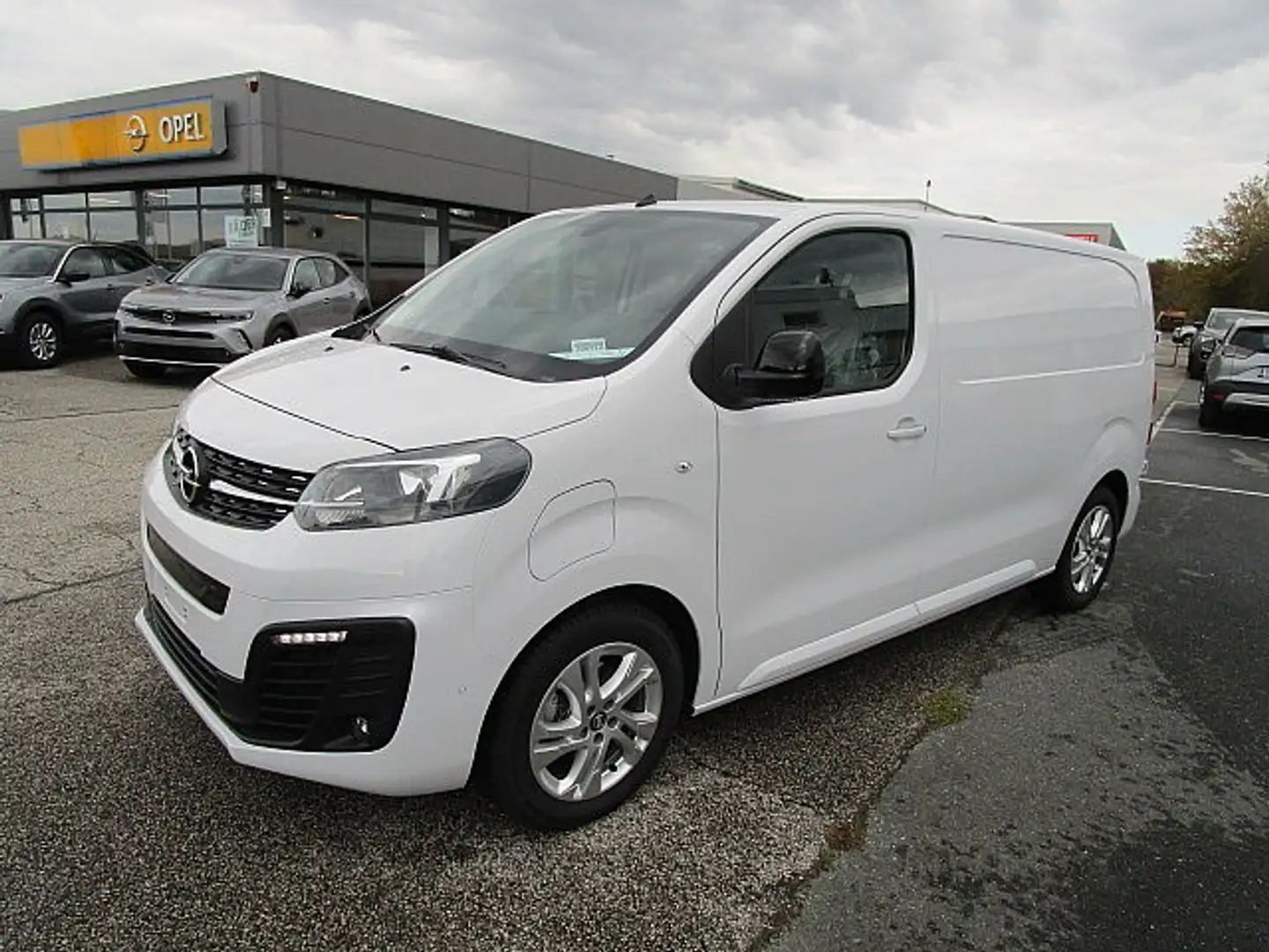Opel Vivaro Vivaro Cargo 75kWh Enjoy M Weiß - 1