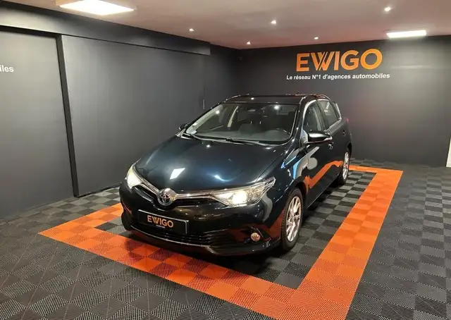 Toyota Auris 1.8 HSD 136H 100 FULL-HYBRID DYNAMIC 15-POUCES BVA